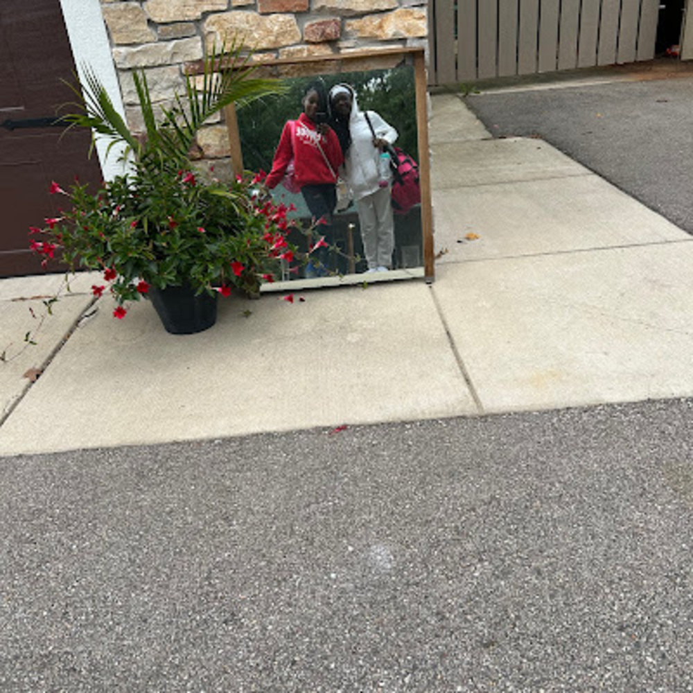 Meet your Posher, Naomi